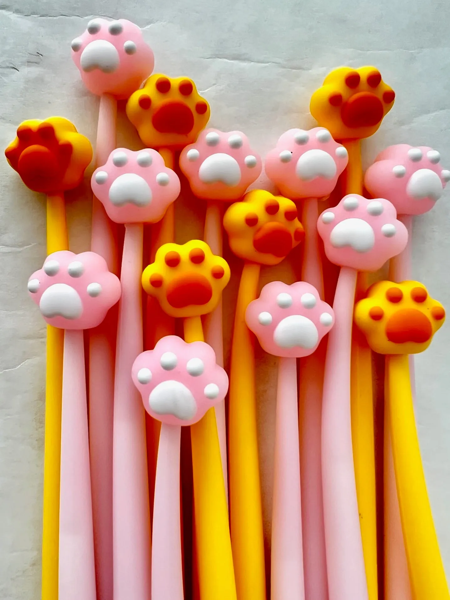 22567 CAT PAWS WIGGLE GEL PEN-24