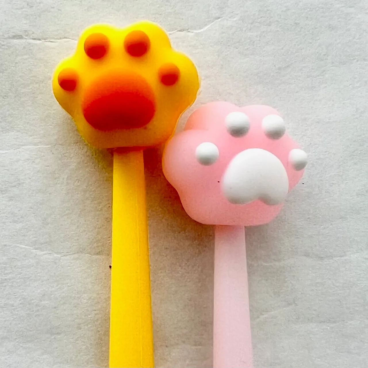 22567 CAT PAWS WIGGLE GEL PEN-24