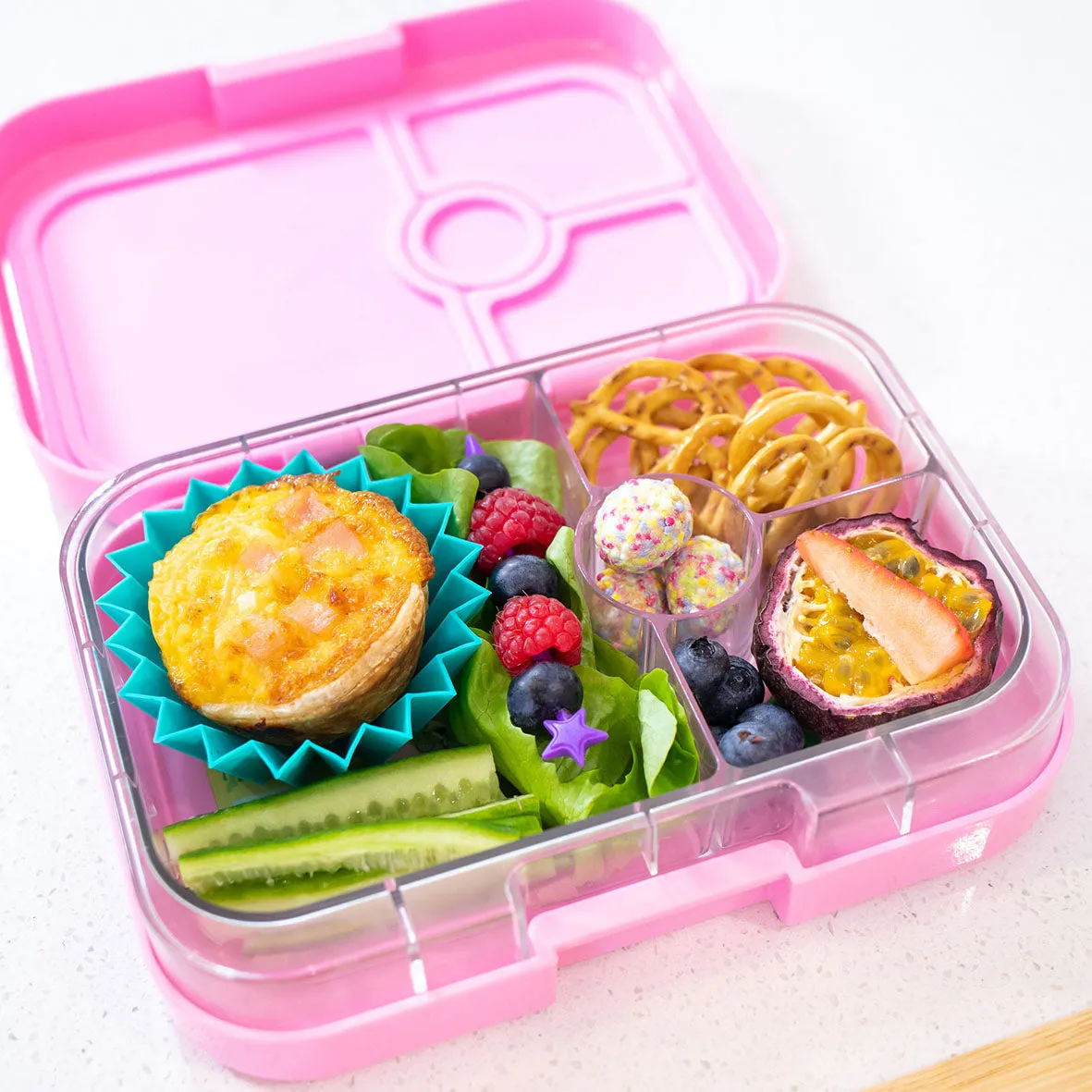 Yumbox Panino 4 Lunch Box - Power Pink Panda